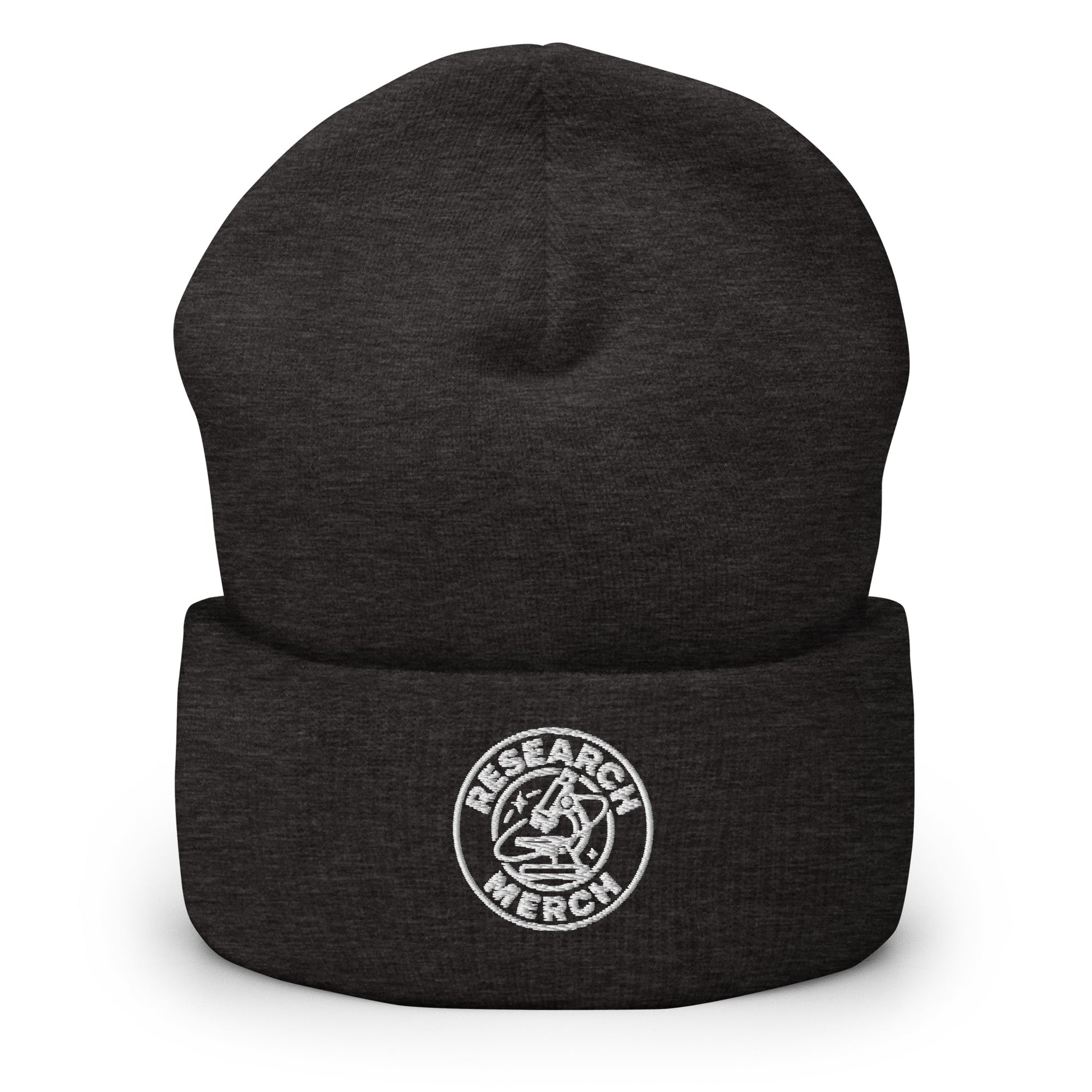 Dunkelgraue gestrickte Beanie mit Research Merch Logo auf der Vorderseite und umgeschlagenem Saum.